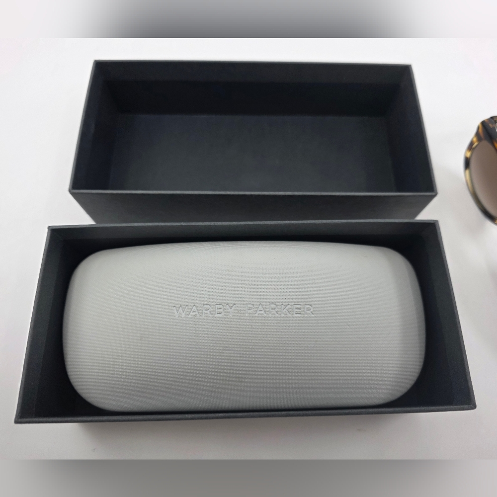 New Old Stock 2015-2016 Warby Parker Laurel Sunglases 16 256 49-22-140 Tortoise - Picture 5 of 13